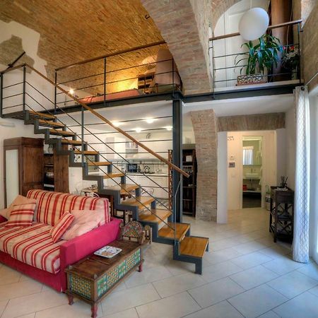 Stilnuovo Charming Apartment In Siena'S Historic Center, Very Close To Piazza Del Campo Bagian luar foto