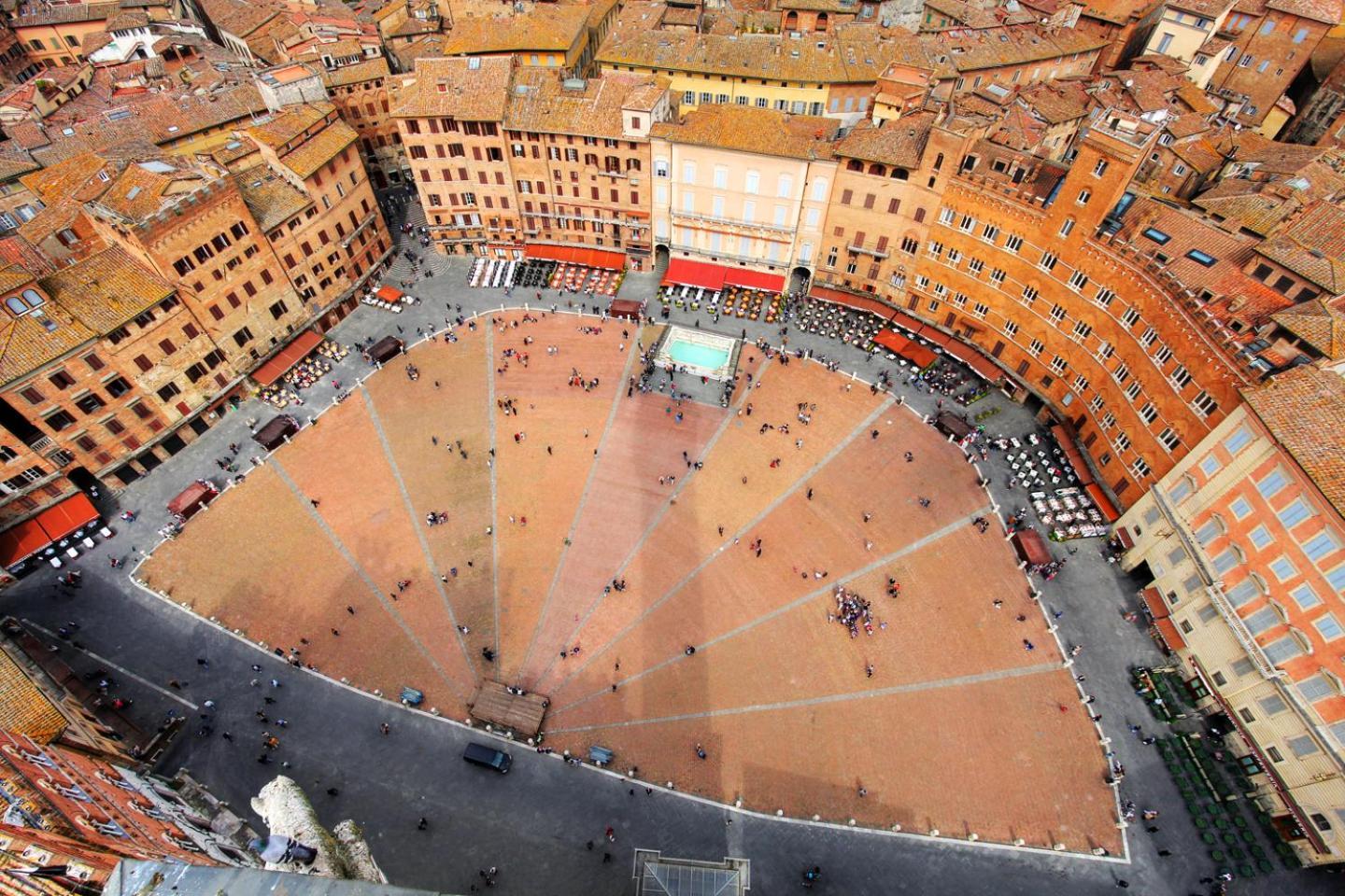 Stilnuovo Charming Apartment In Siena'S Historic Center, Very Close To Piazza Del Campo Bagian luar foto