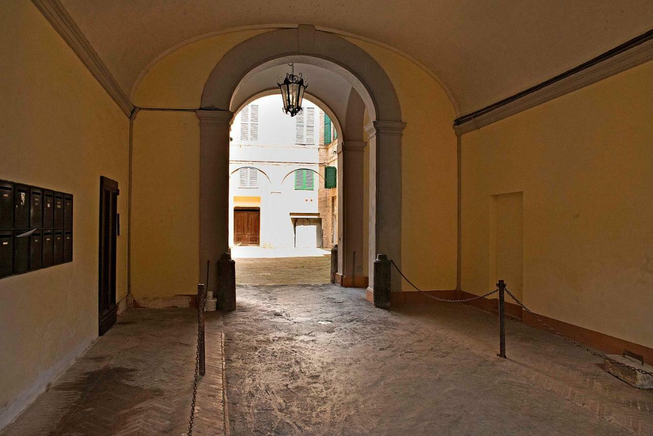 Stilnuovo Charming Apartment In Siena'S Historic Center, Very Close To Piazza Del Campo Bagian luar foto